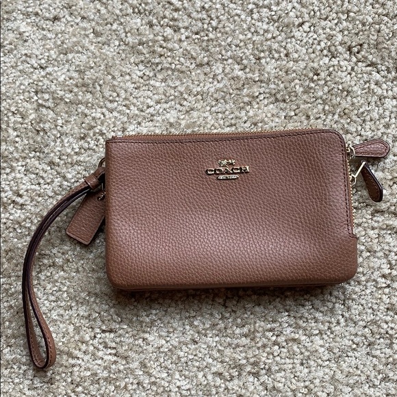Coach Handbags - Coach small wristlet
